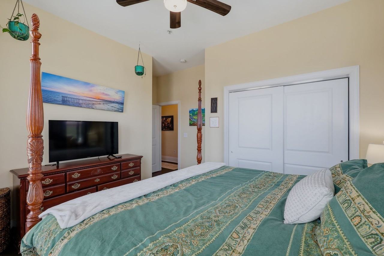 619 N 4th St #301 - Photo 4 of 44