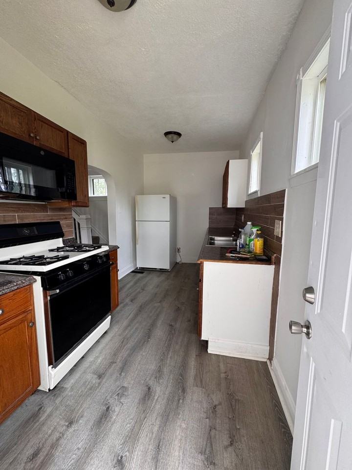 503 Hamilton Ave - Photo 5 of 11