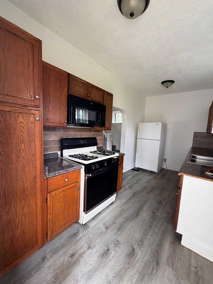 503 Hamilton Ave - Photo 6 of 11