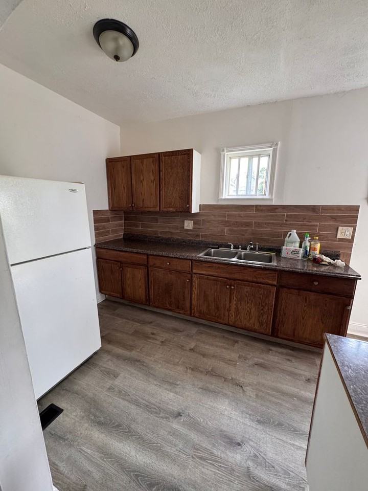503 Hamilton Ave - Photo 7 of 11