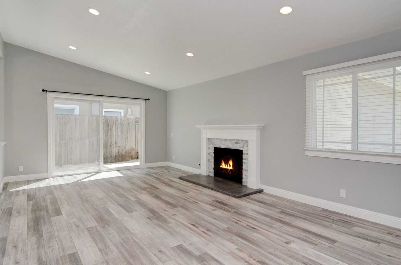 980 Presidio Dr - Photo 4 of 13