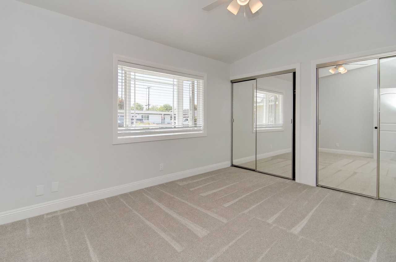 980 Presidio Dr - Photo 7 of 13