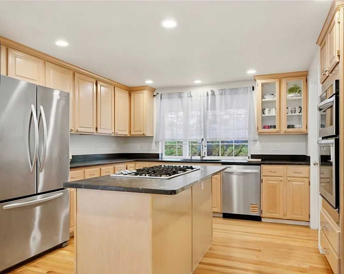 4017 251st Way Ne - Photo 4 of 10