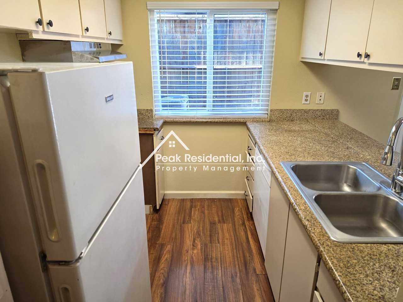 6691 Greenback Ln - Photo 7 of 20