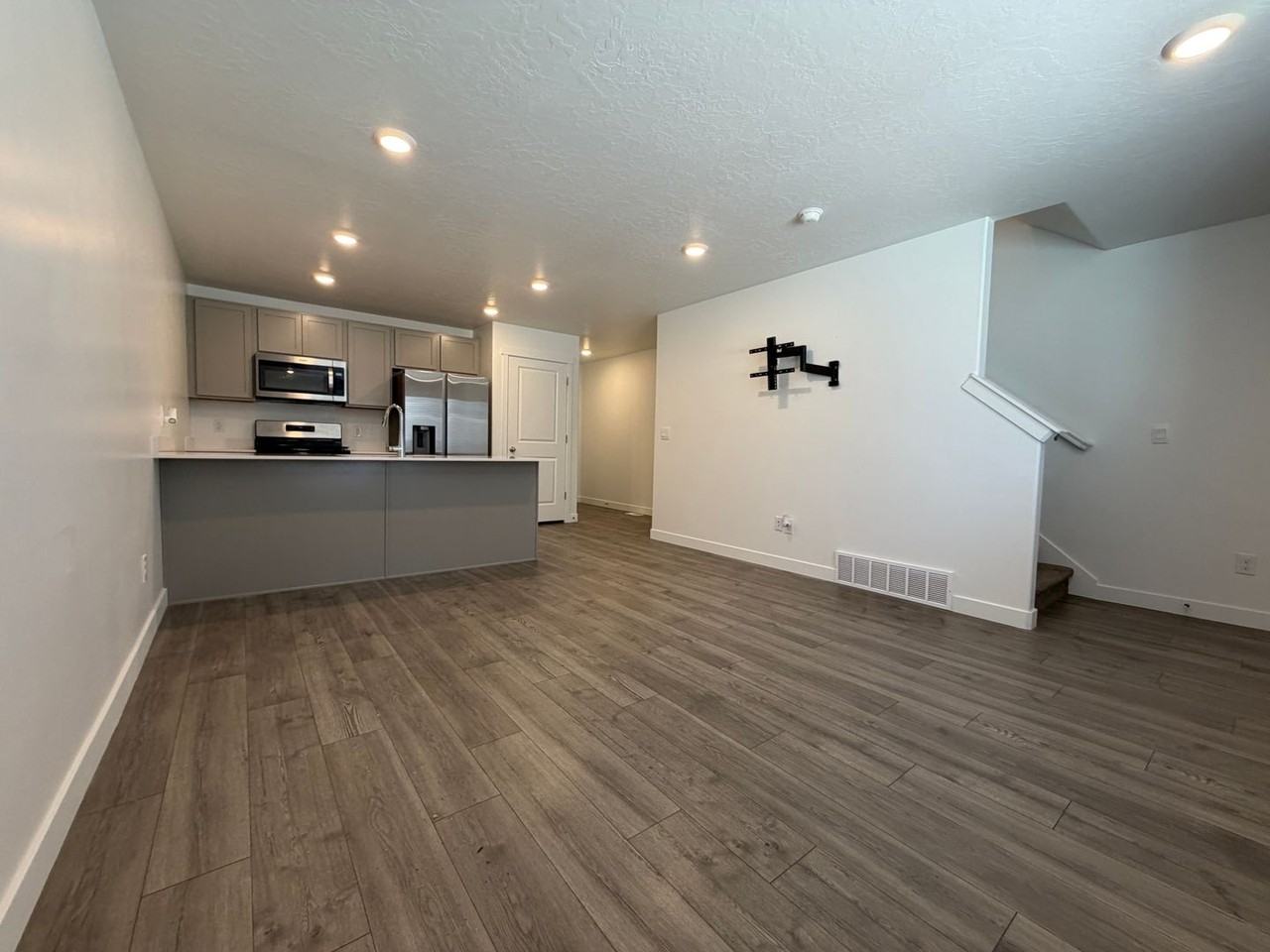 1378 S 3640 E - Photo 3 of 20