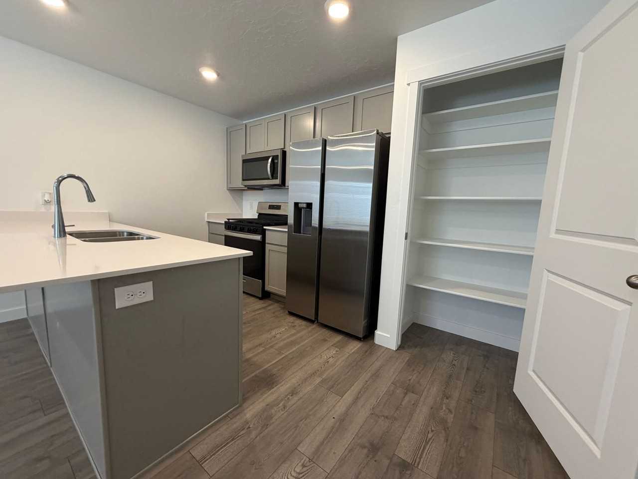 1378 S 3640 E - Photo 4 of 20