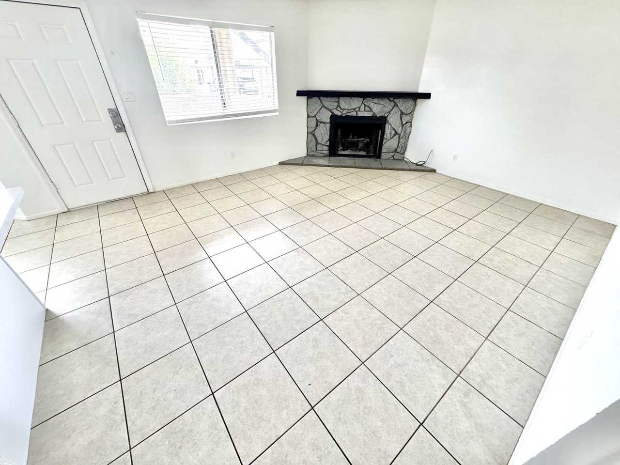 1608 Burningwood Ln #101 - Photo 3 of 21