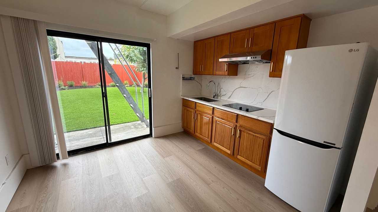 RC - 1630 Oakdale, Ave., San Francisco, CA, 94124 - Photo 4 of 19