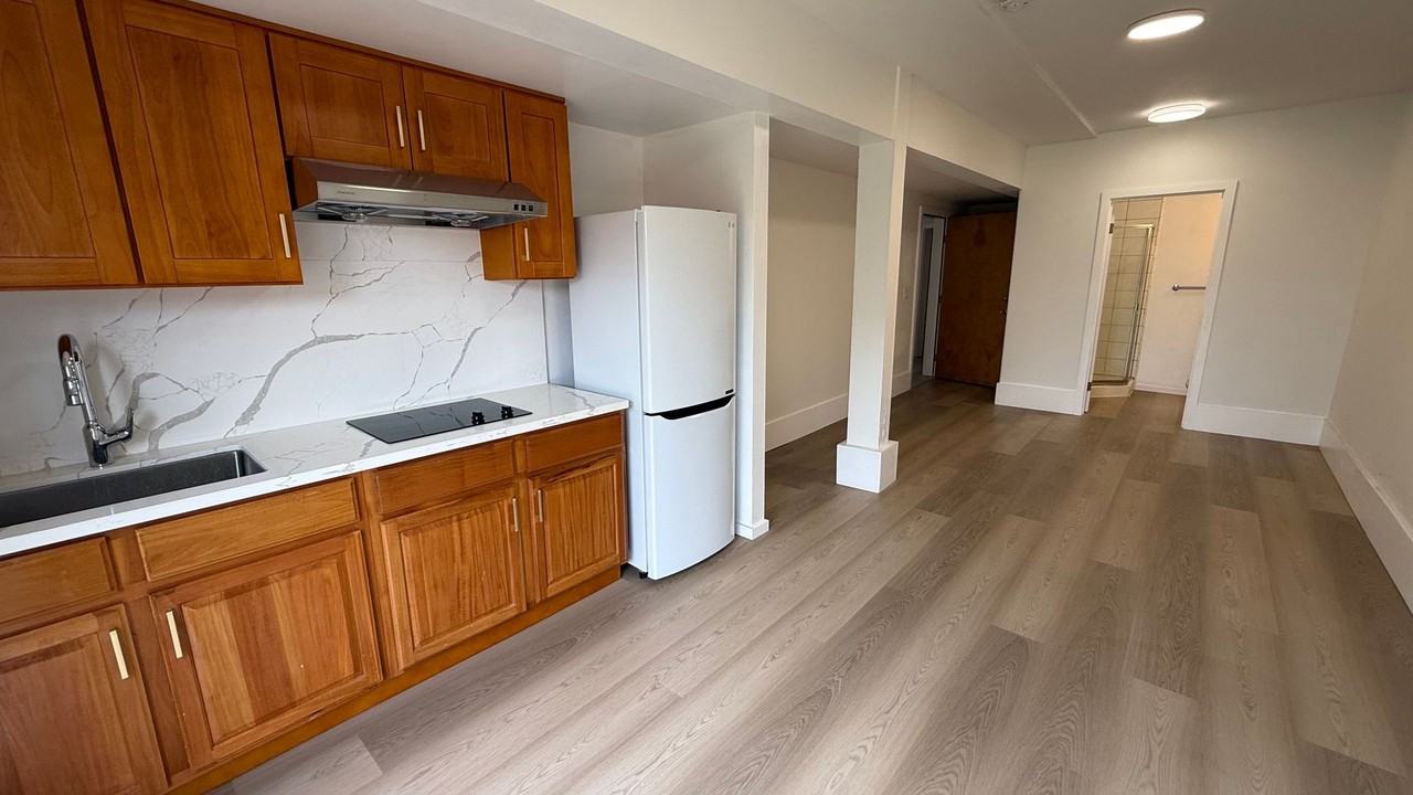 RC - 1630 Oakdale, Ave., San Francisco, CA, 94124 - Photo 6 of 19