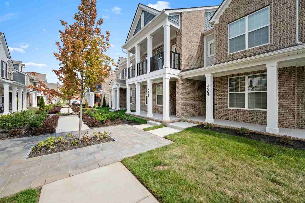2718 Willowoak Trl - Photo 2 of 39