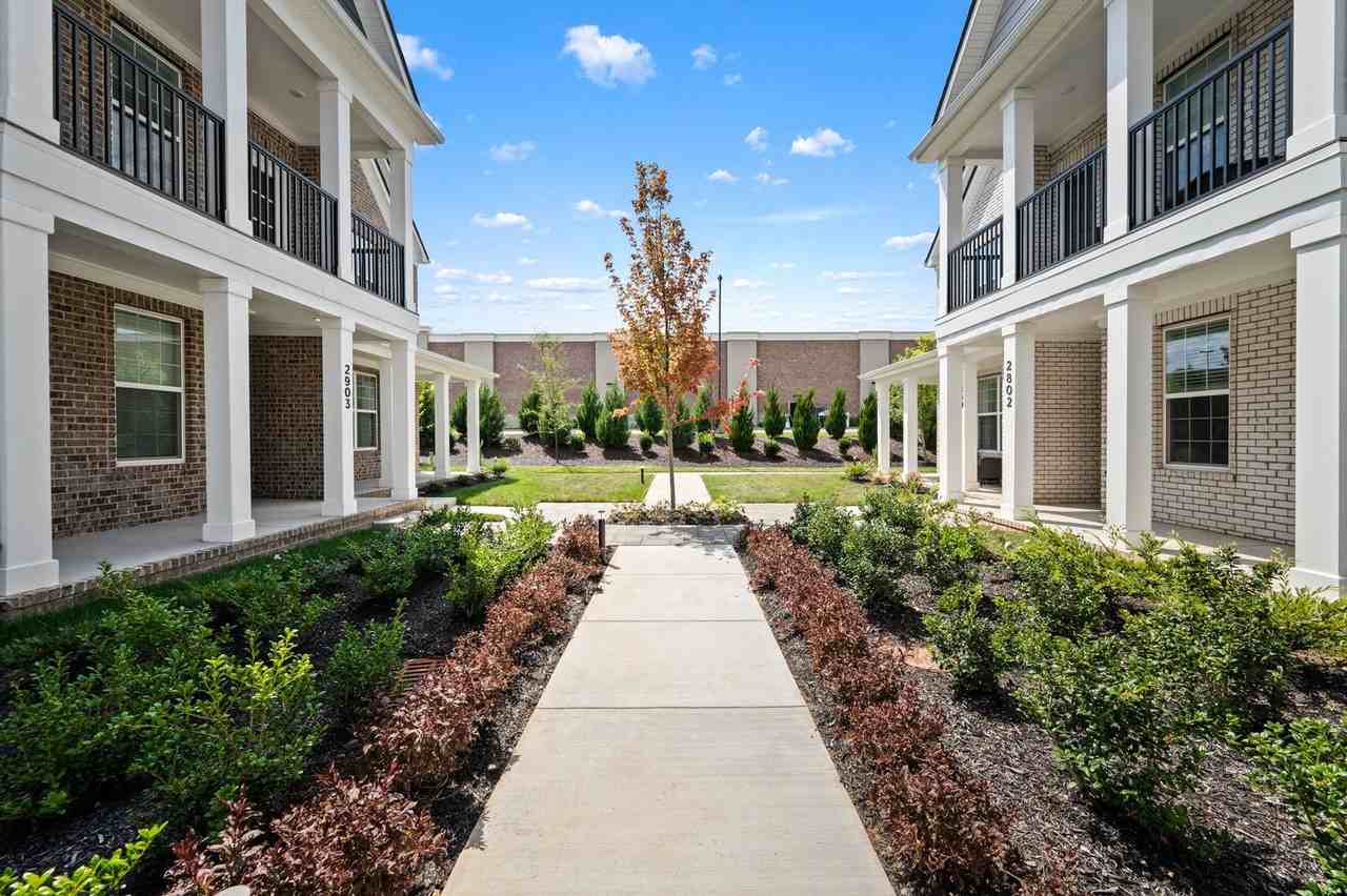 2718 Willowoak Trl - Photo 4 of 39