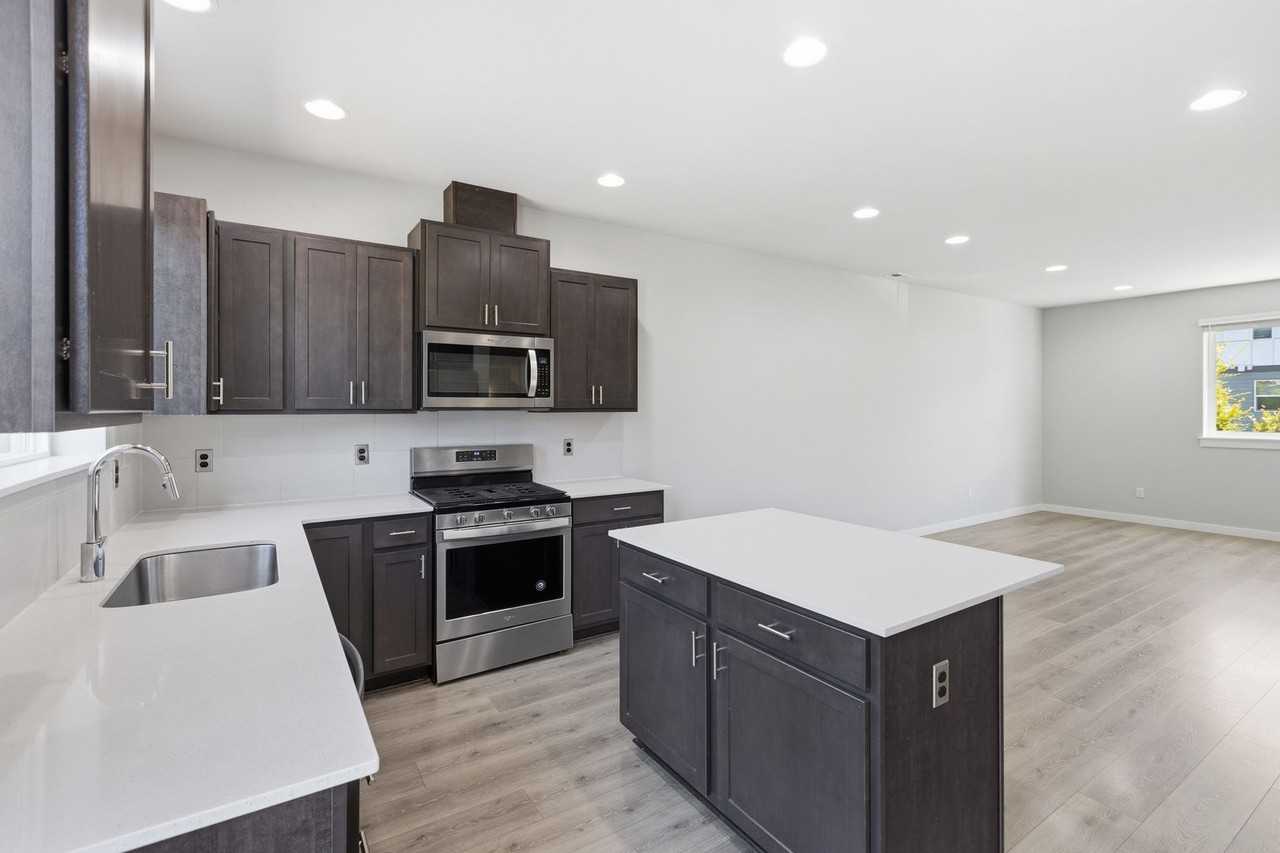 19324 35th Dr Se #E - Photo 3 of 42