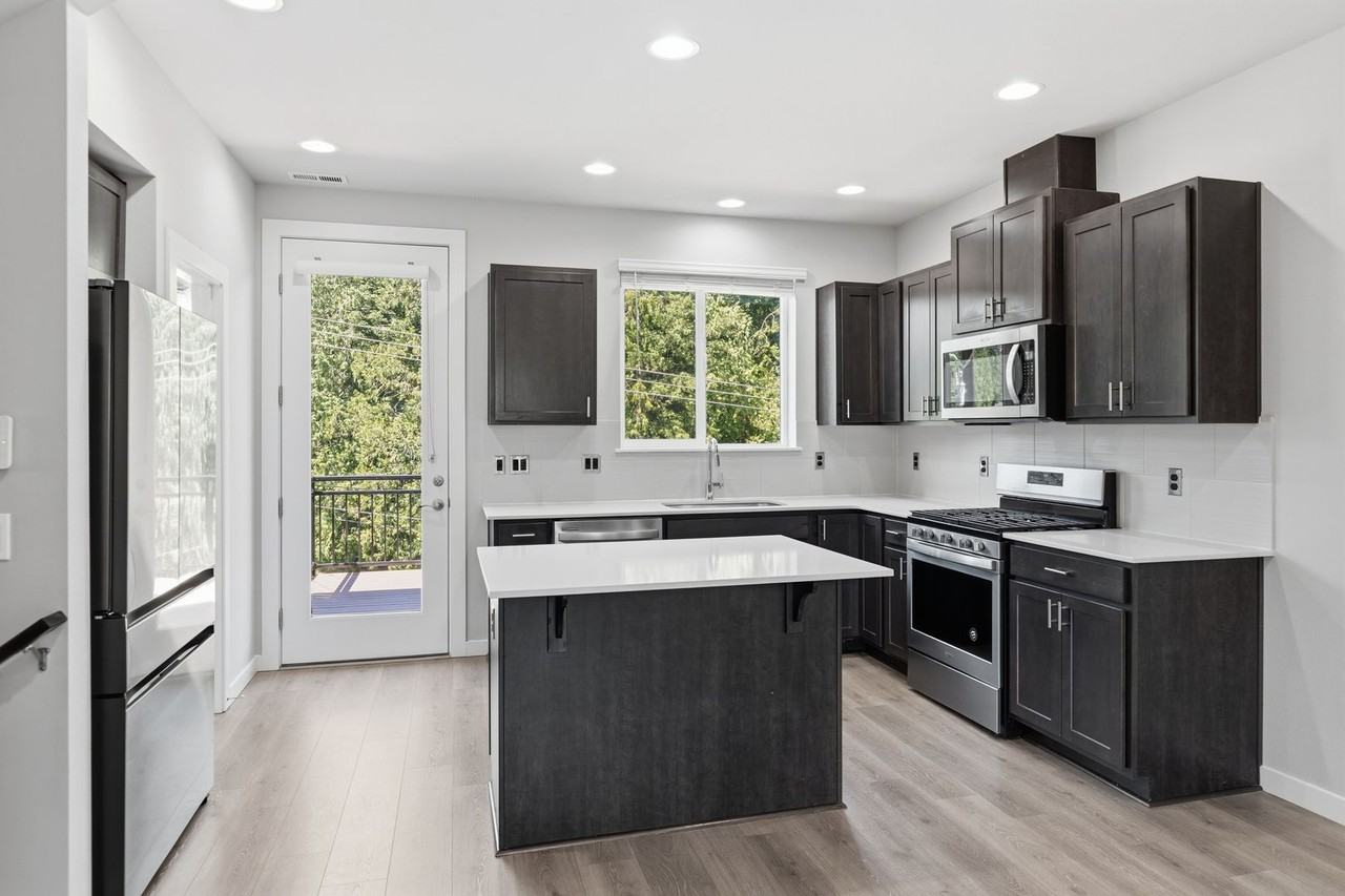 19324 35th Dr Se #E - Photo 4 of 42
