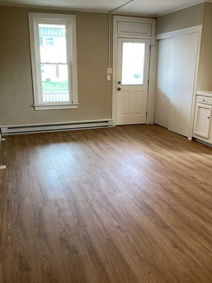 160 W North St - Photo 3 of 28