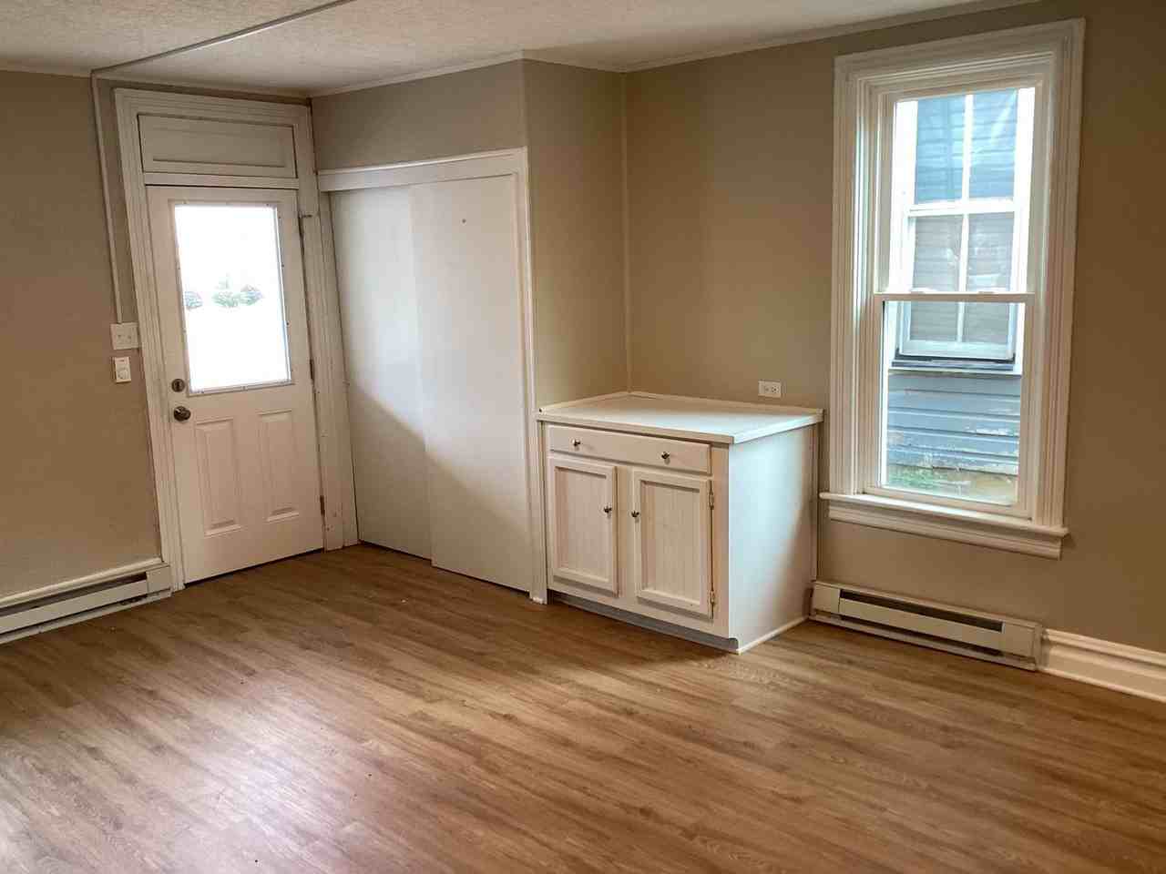 160 W North St - Photo 4 of 28