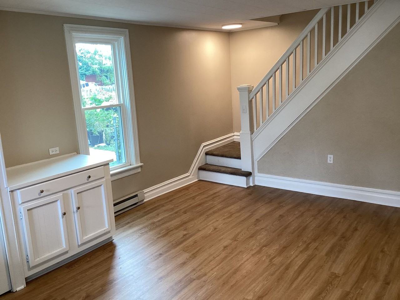 160 W North St - Photo 5 of 28