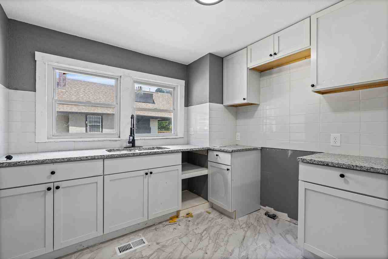 3828 Chestnut Ave - Photo 5 of 20