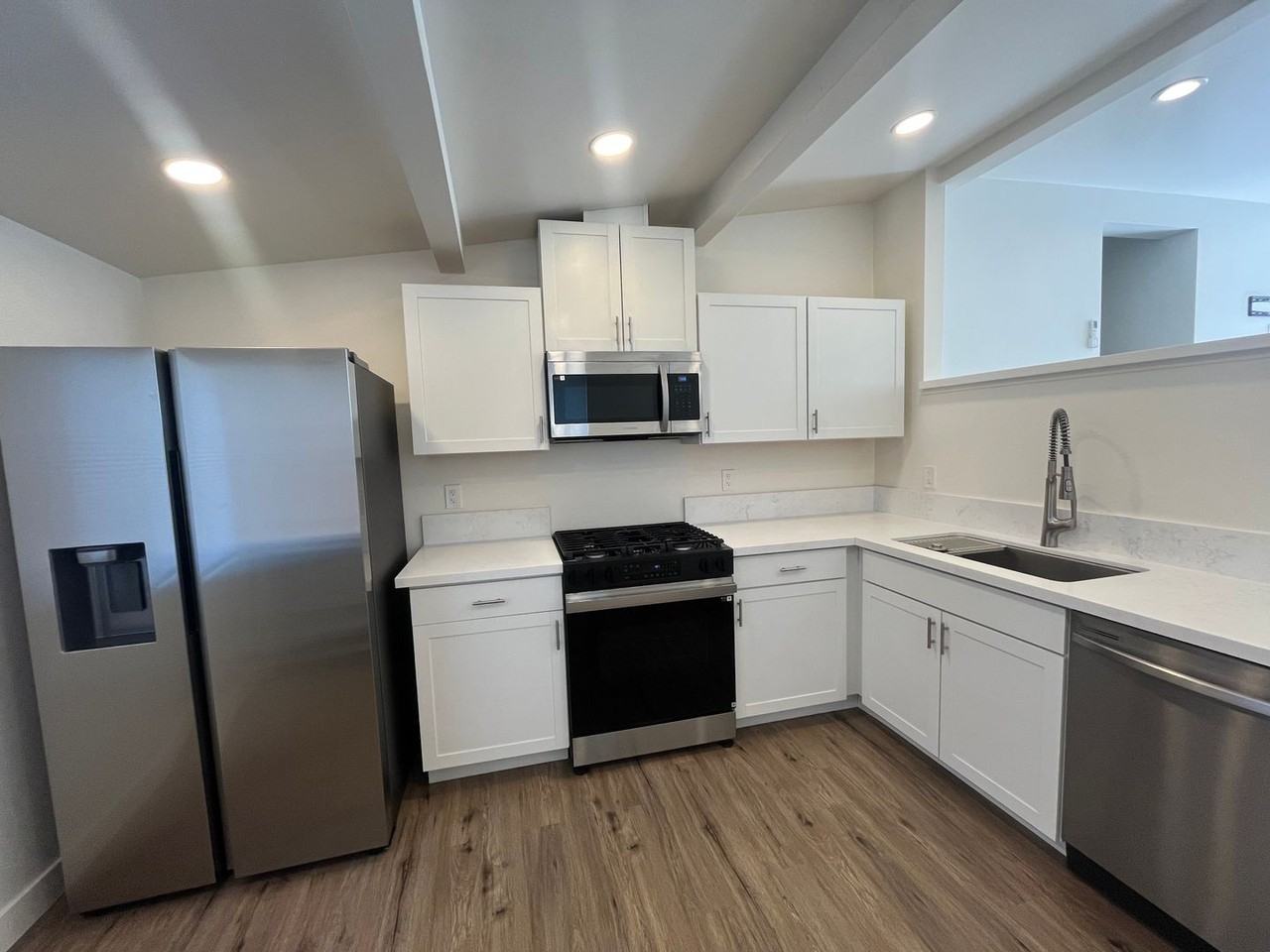 390 Hill St - Photo 3 of 21