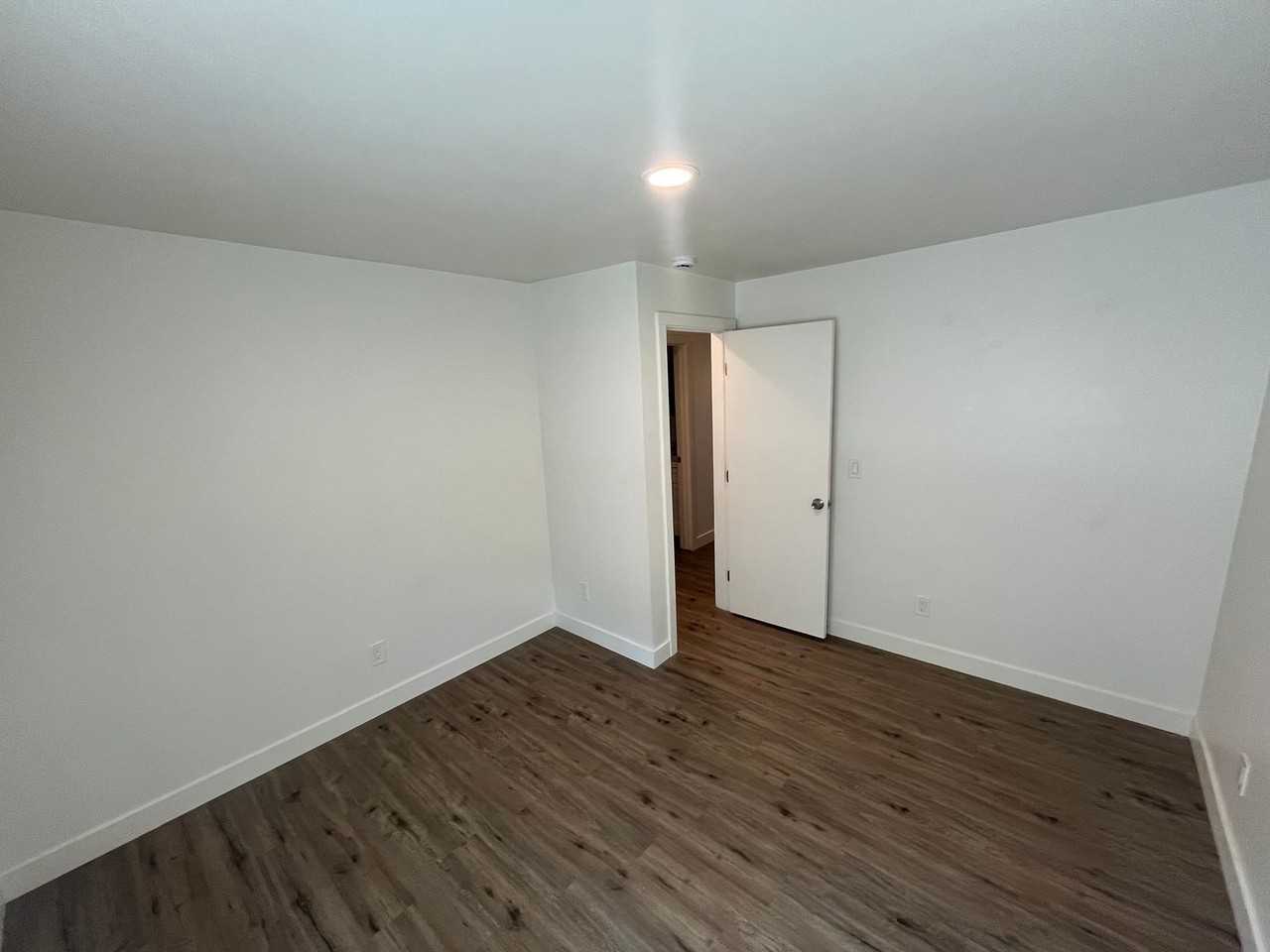 390 Hill St - Photo 6 of 21