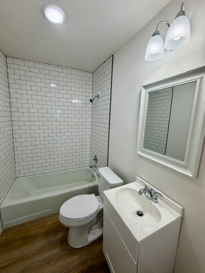924 Hubert St - Photo 7 of 10