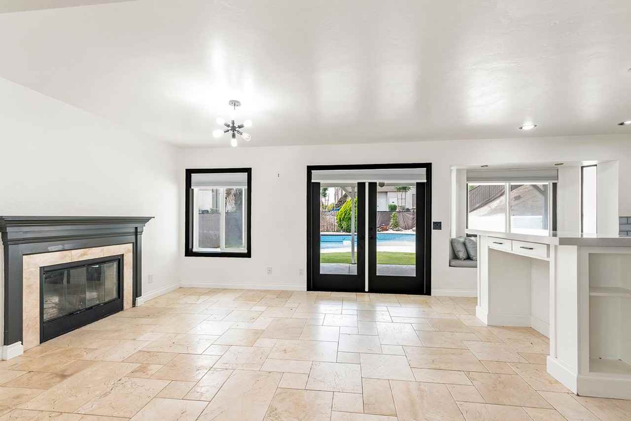 13960 Carmel Ridge Rd - Photo 4 of 42