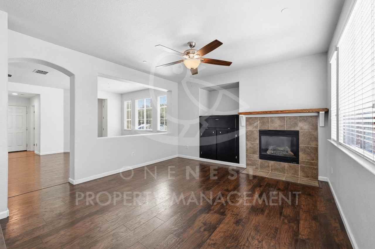 1070 Sierra View Cir #3 - Photo 6 of 27