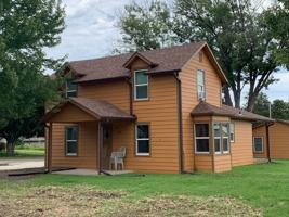 featured image of 218 Fowler St