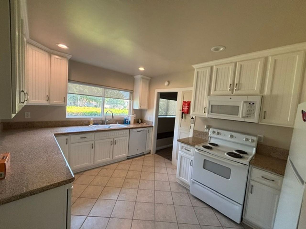 603 Garrett St - Photo 3 of 16