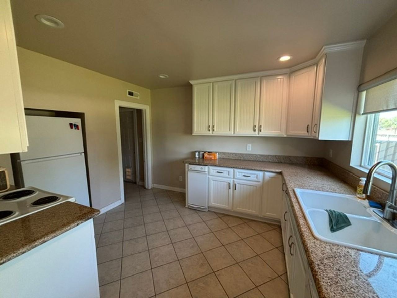 603 Garrett St - Photo 5 of 16