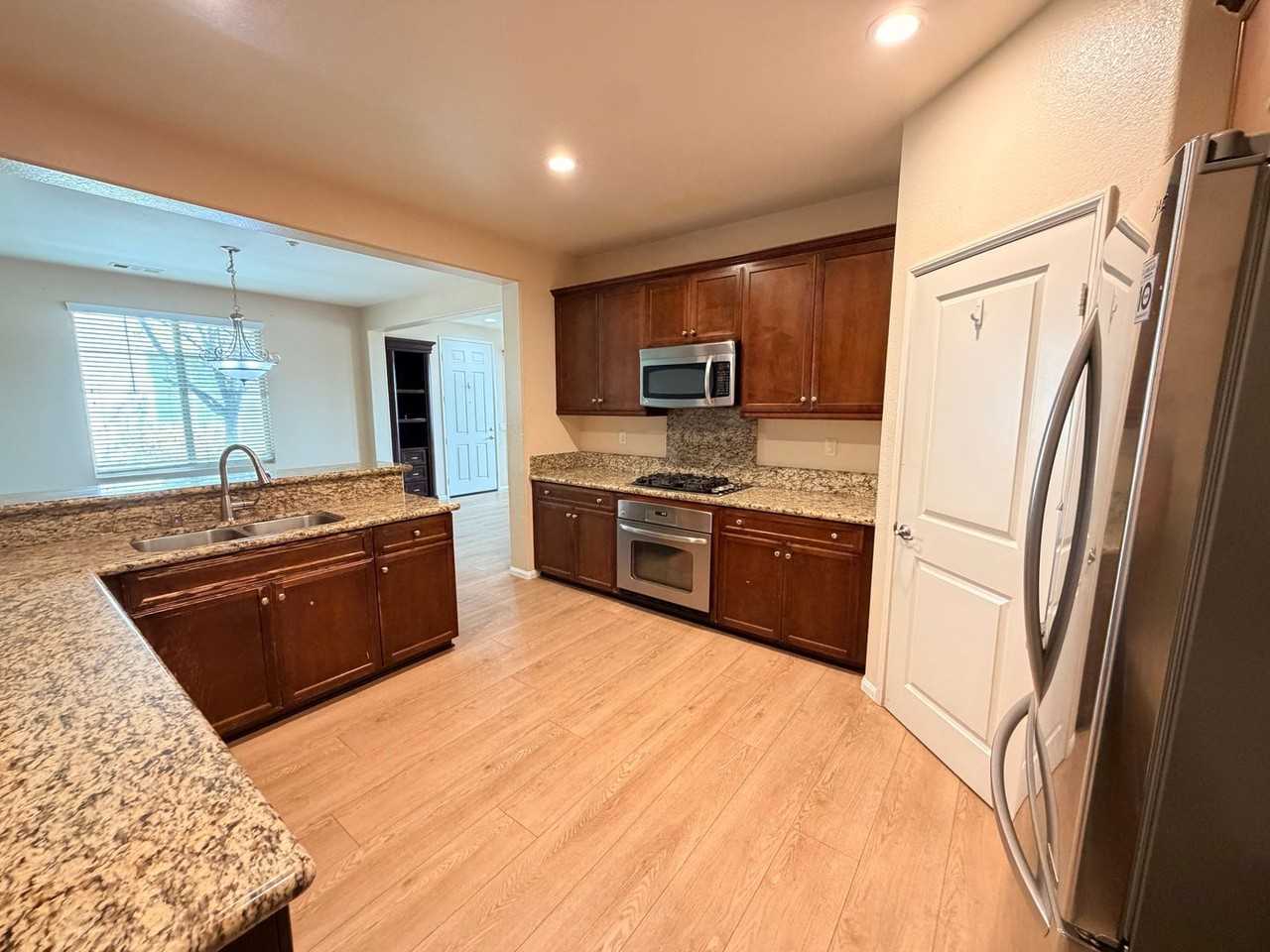 1729 Cripple Creek Dr - Photo 5 of 37