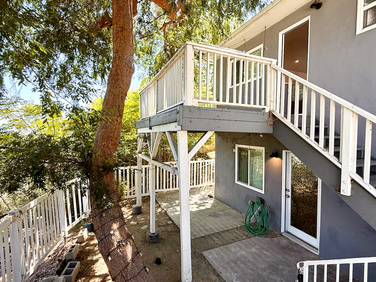 2042 N Alvarado St - Photo 2 of 19