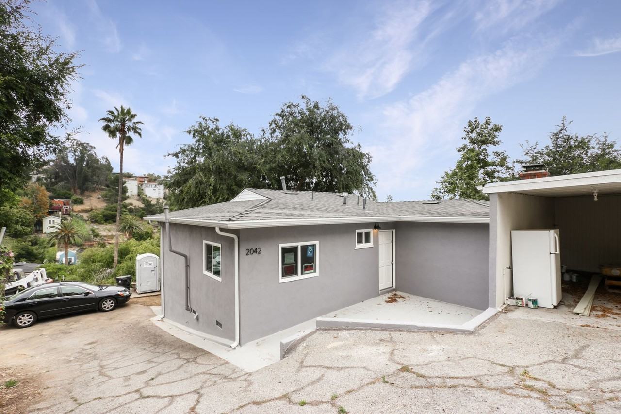 2042 N Alvarado St - Photo 5 of 19