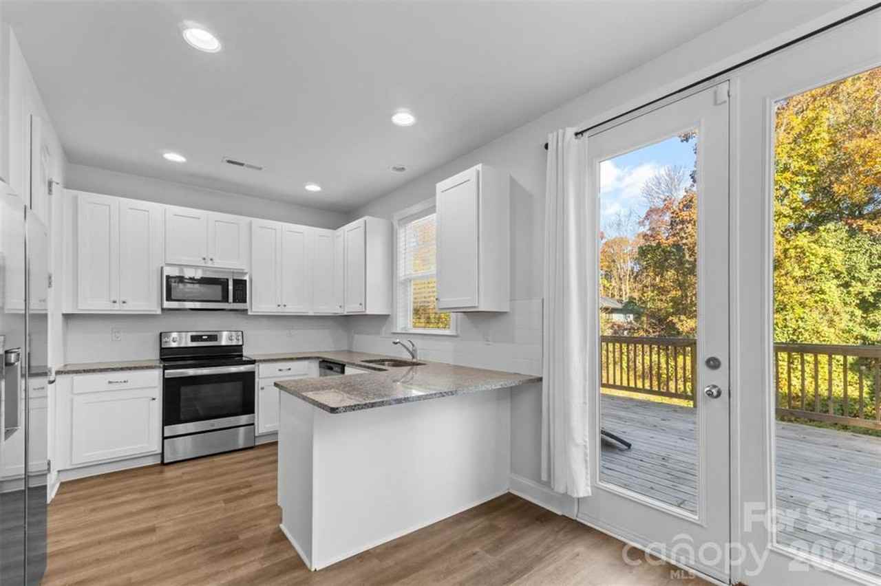 712 Rodey Ave - Photo 7 of 21