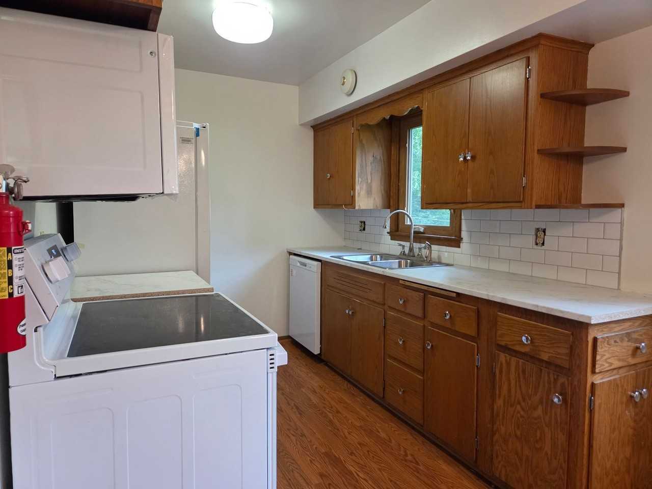 6015 Aspen Rd - Photo 3 of 14