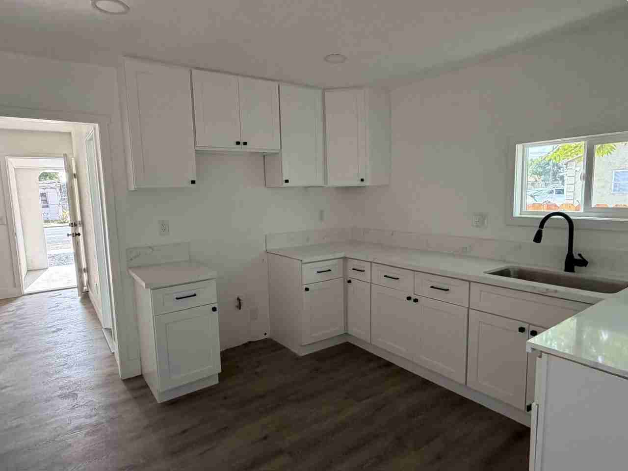 824 Phillips St. - Photo 4 of 27
