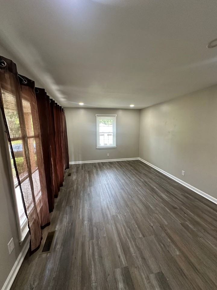 3514 Ridgecrest Ave - Photo 4 of 19