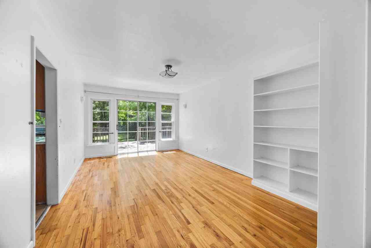 2445 W Mount Comfort Rd - Photo 6 of 33
