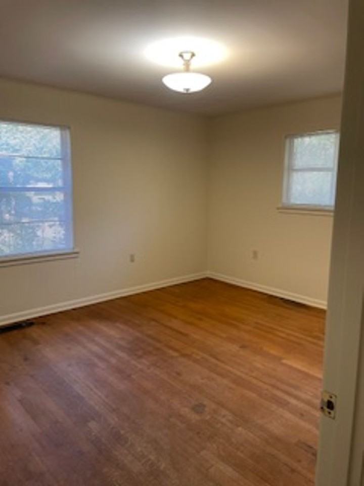 1025 W Sloan St - Photo 5 of 11