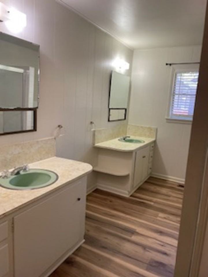 1025 W Sloan St - Photo 6 of 11