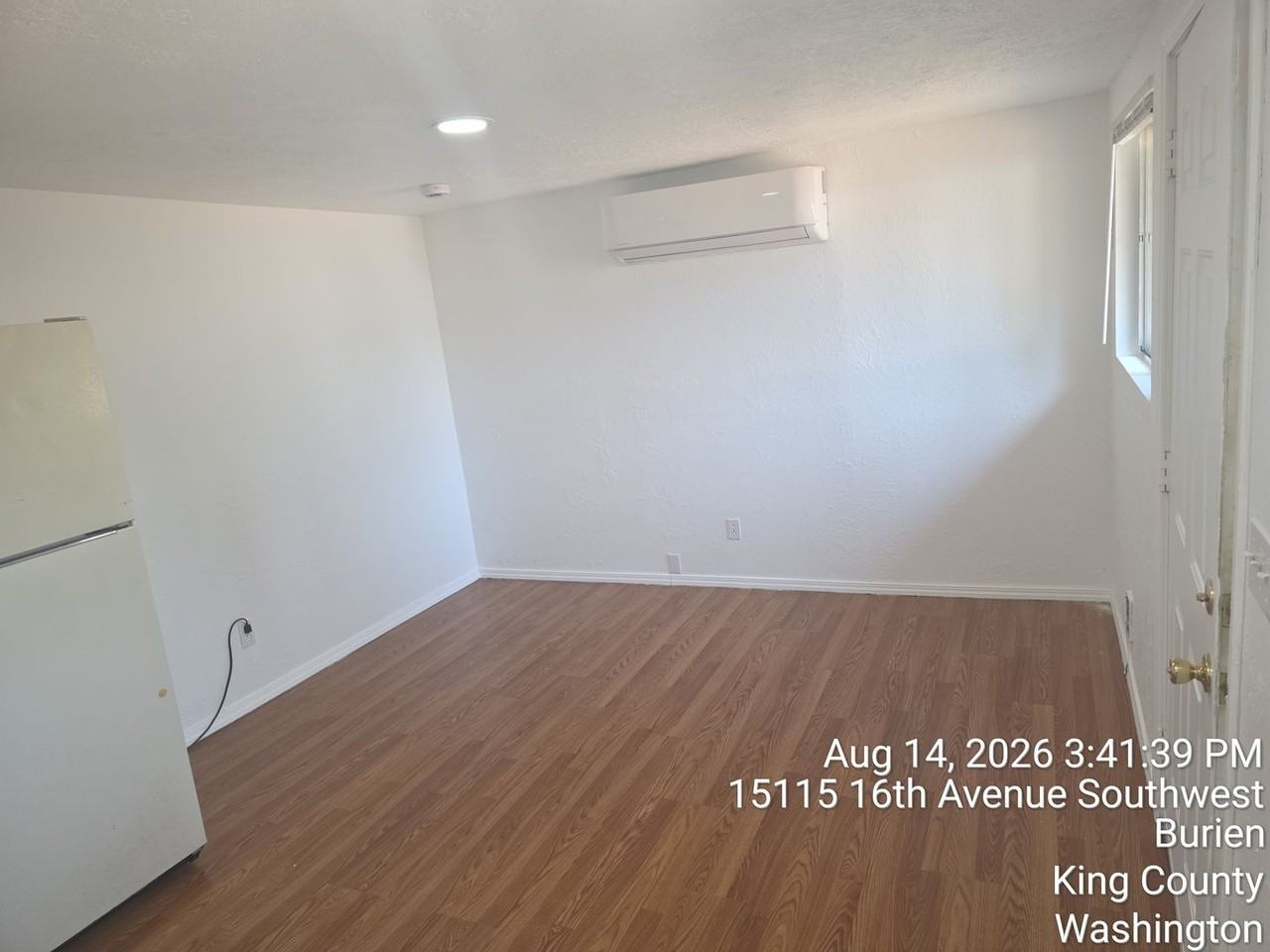 15115 16th Ave Sw #B - Photo 4 of 11