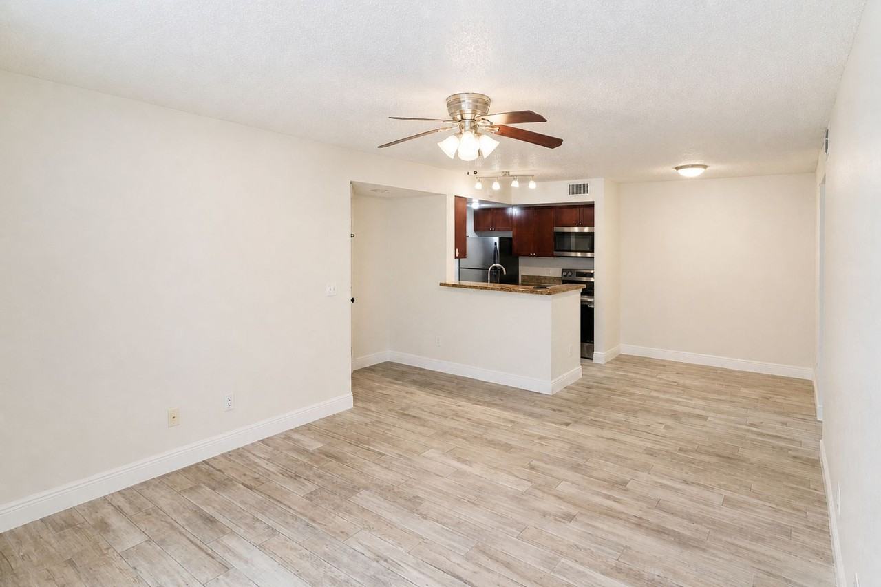 5156 Conroy Rd #16 - Photo 4 of 20
