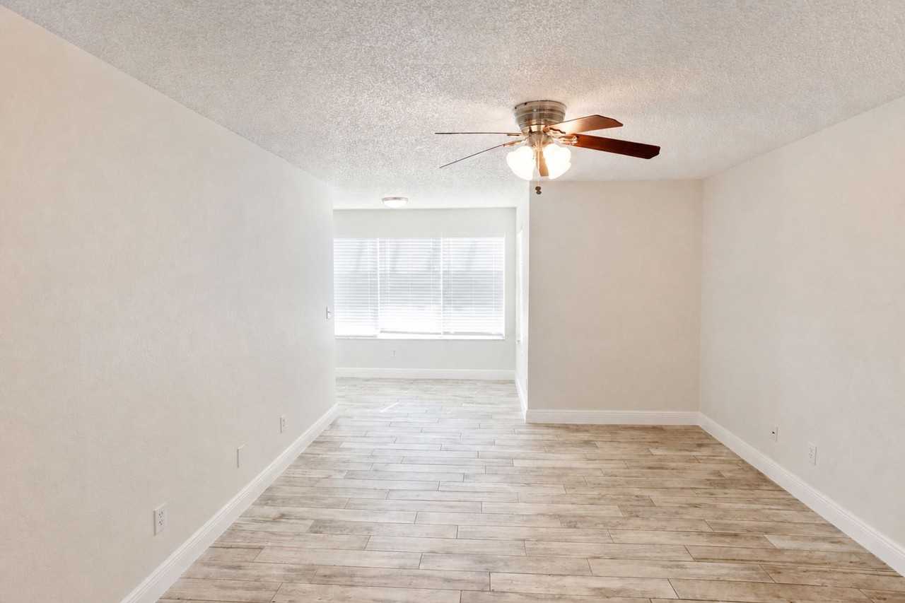 5156 Conroy Rd #16 - Photo 5 of 20