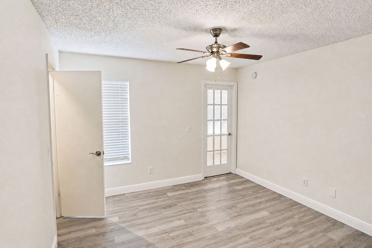 5156 Conroy Rd #16 - Photo 7 of 20