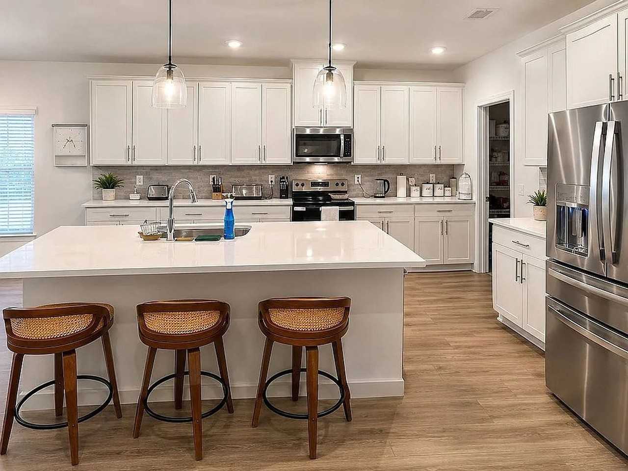 2352 Woodmeadow Dr - Photo 2 of 15