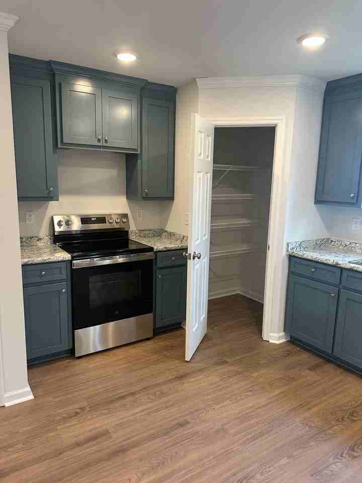 1528 Woodard St - Photo 4 of 16