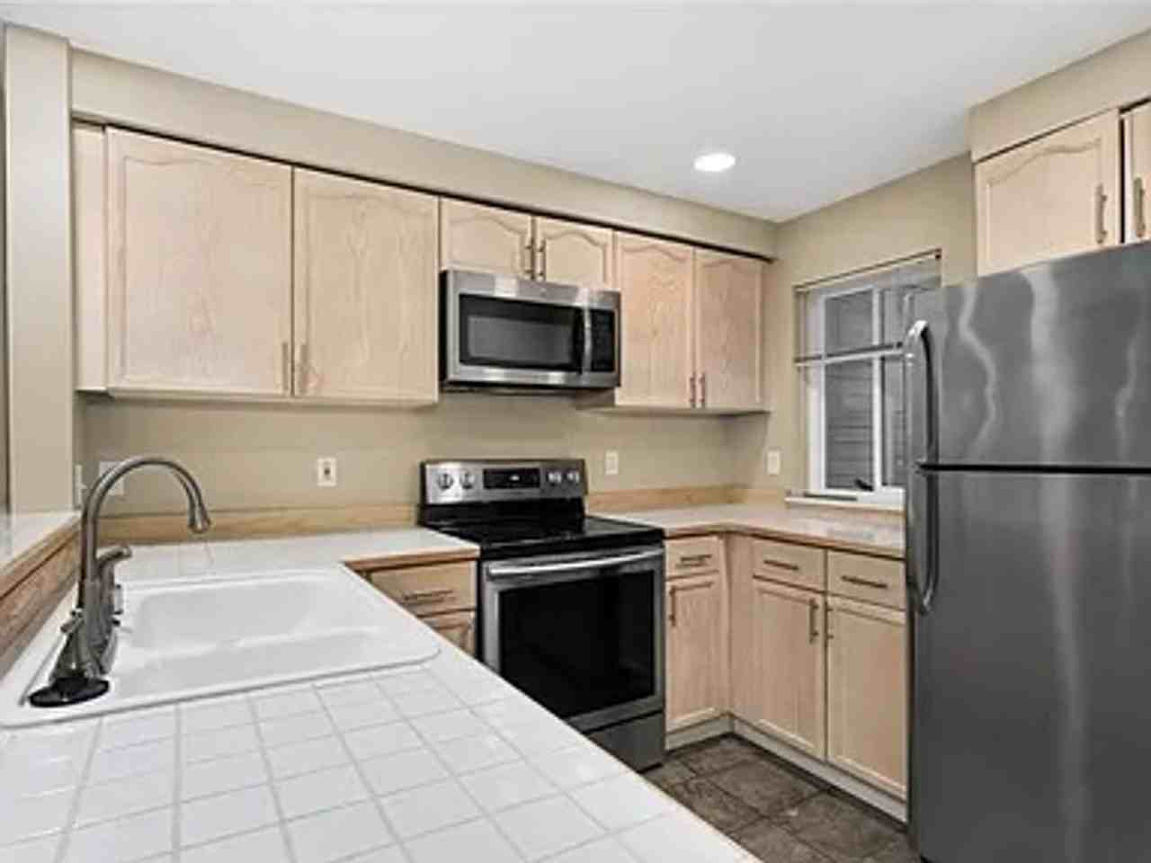 15917 Waynita Way Ne #301 - Photo 5 of 10