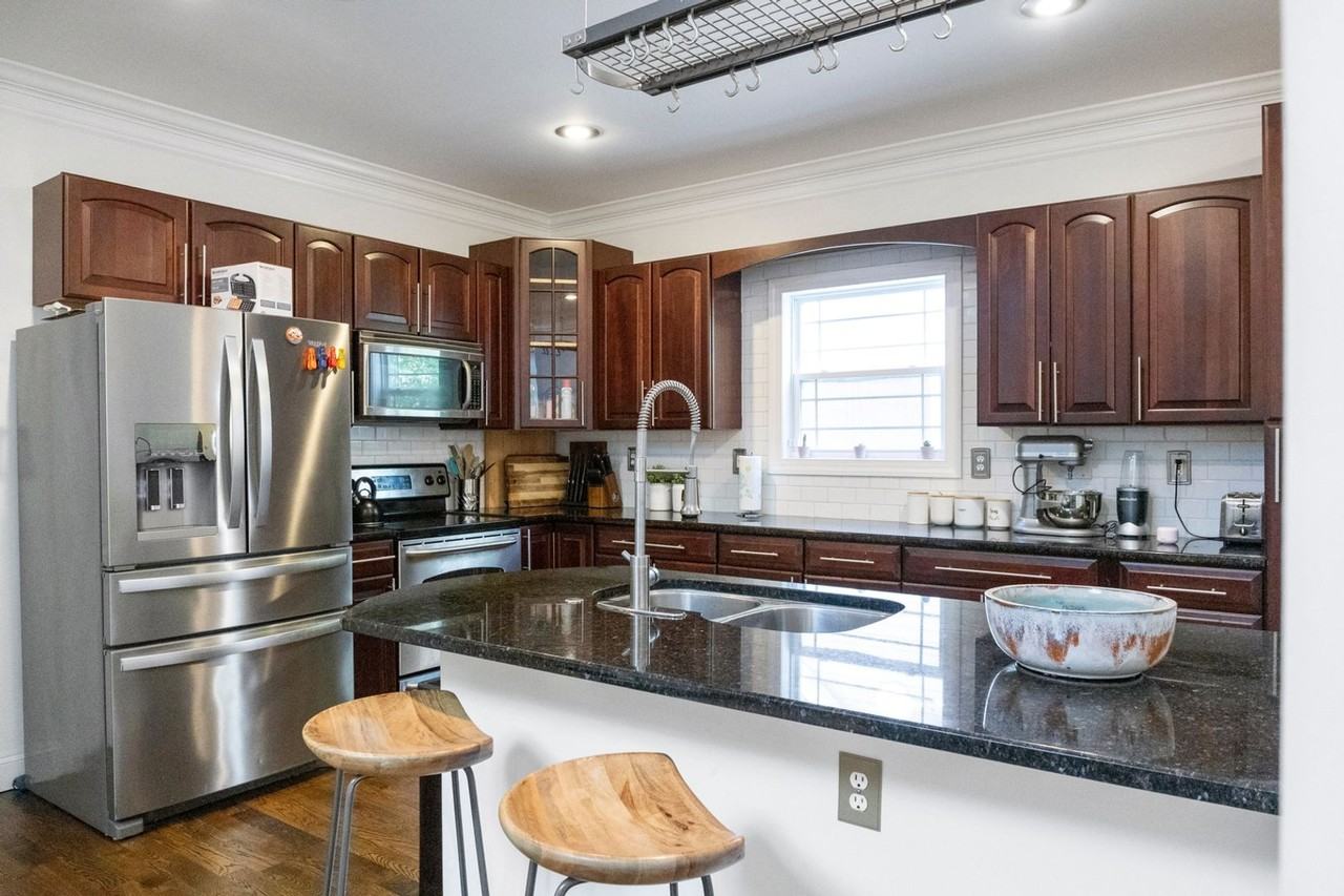 2038 2038 E Dr - Photo 4 of 31