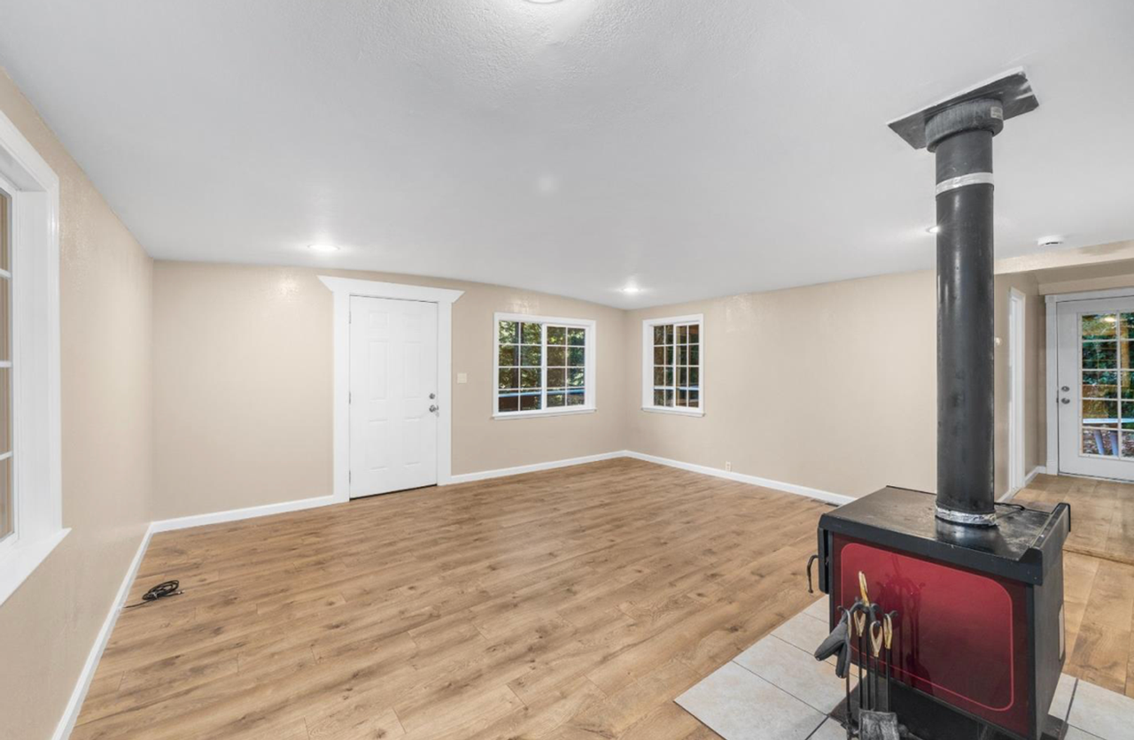 10229 Redwood Dr - Photo 4 of 11