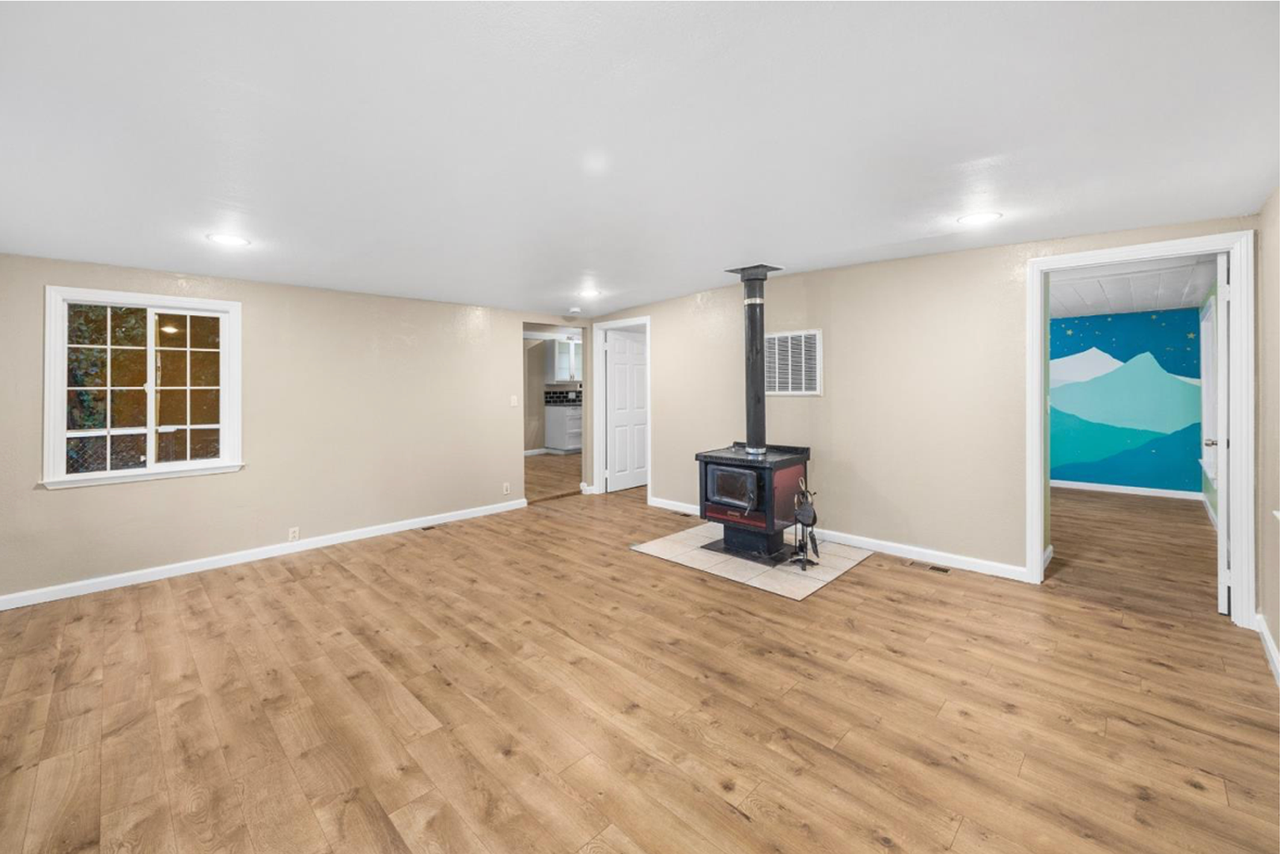 10229 Redwood Dr - Photo 5 of 11
