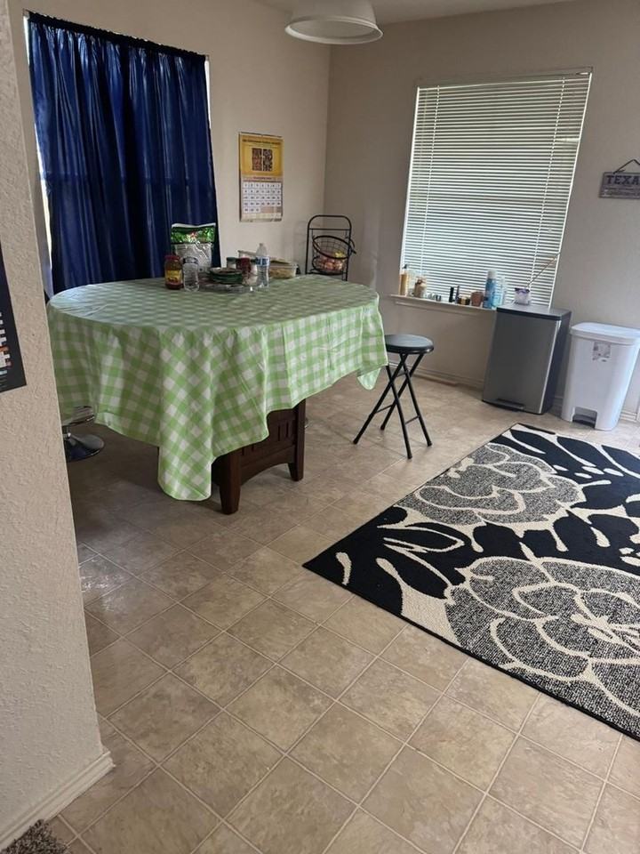 1600 Darjeeling Dr - Photo 2 of 15